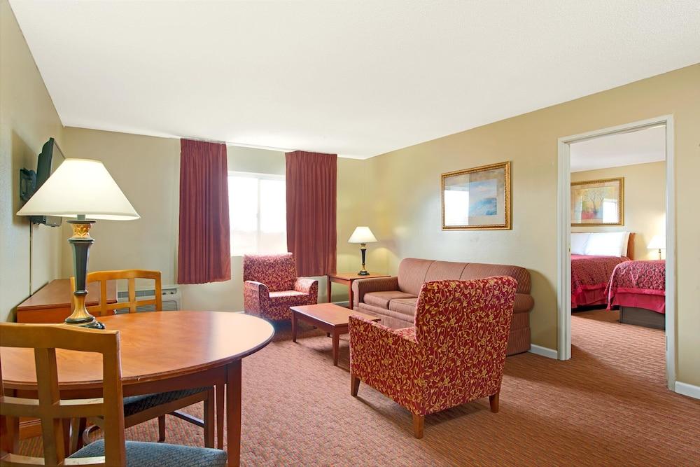 Days Inn By Wyndham St. Louis/Westport Mo Мериленд Хайтс Екстериор снимка